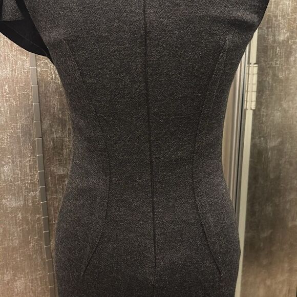Max Mara 100% wool gray ruffle dress, S - Picture 6 of 11